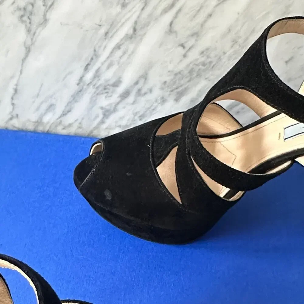 Prada chic black